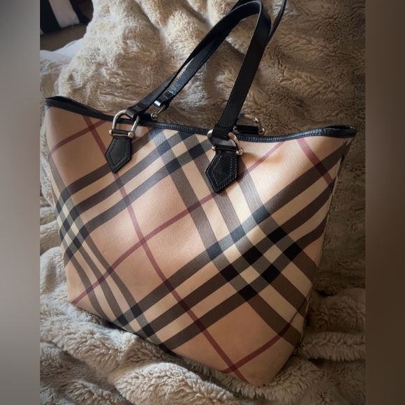 Burberry | Nova Check Nikki Large Tan and Black Checkered Women's Tote Bag - Picture 3 of 16